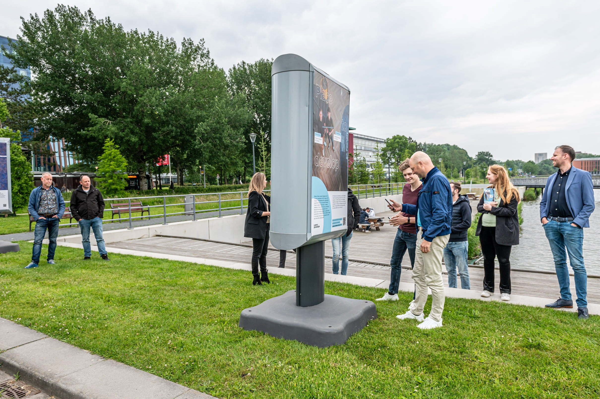 Expositie Place to Be op Zernike Campus,